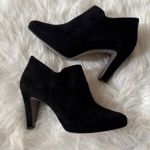 NWOT Paul Green Black Suede Ankle Booties with Classic High Heel size 6.5